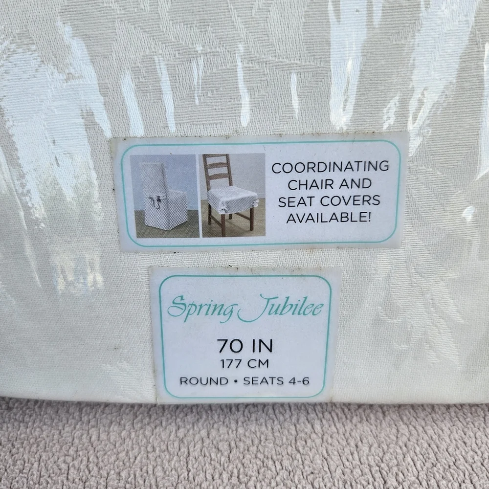 Town & Country Spring Jubilee Damask 70
